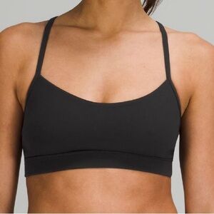black lululemon sports bra